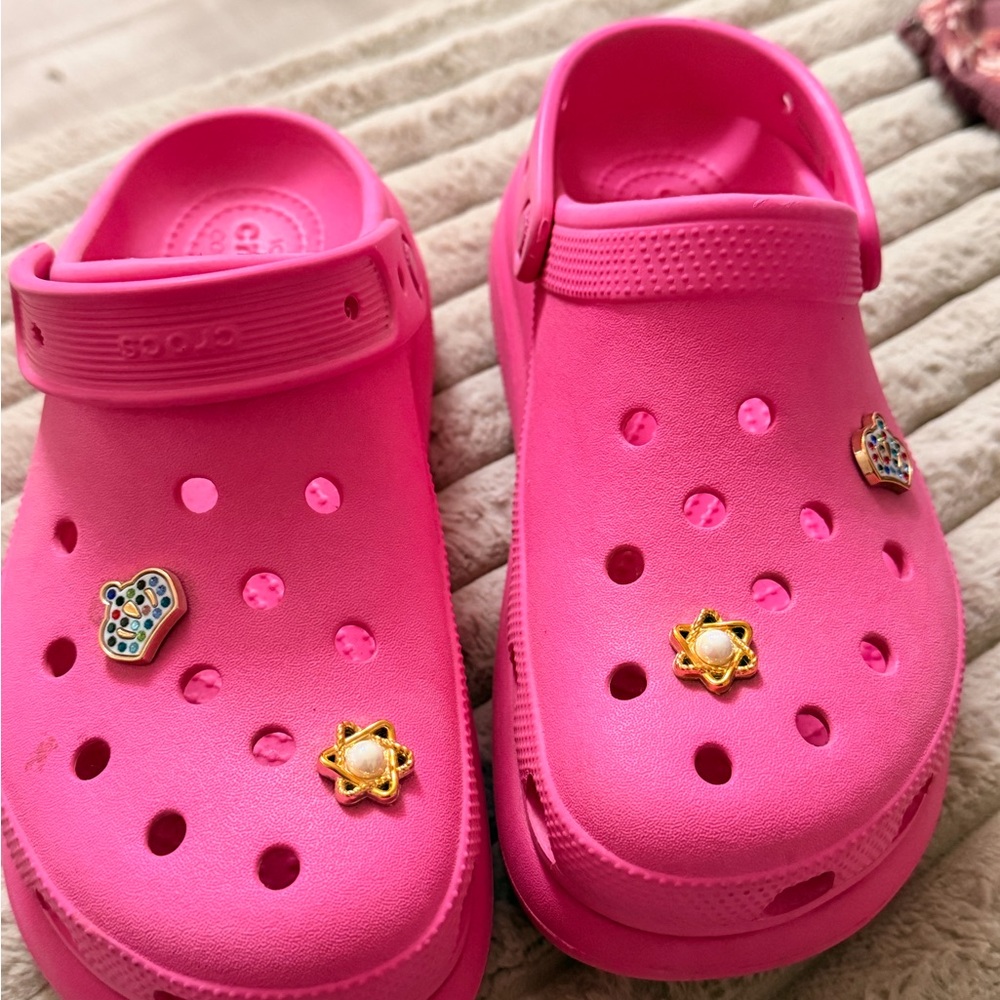 Pink women crocs